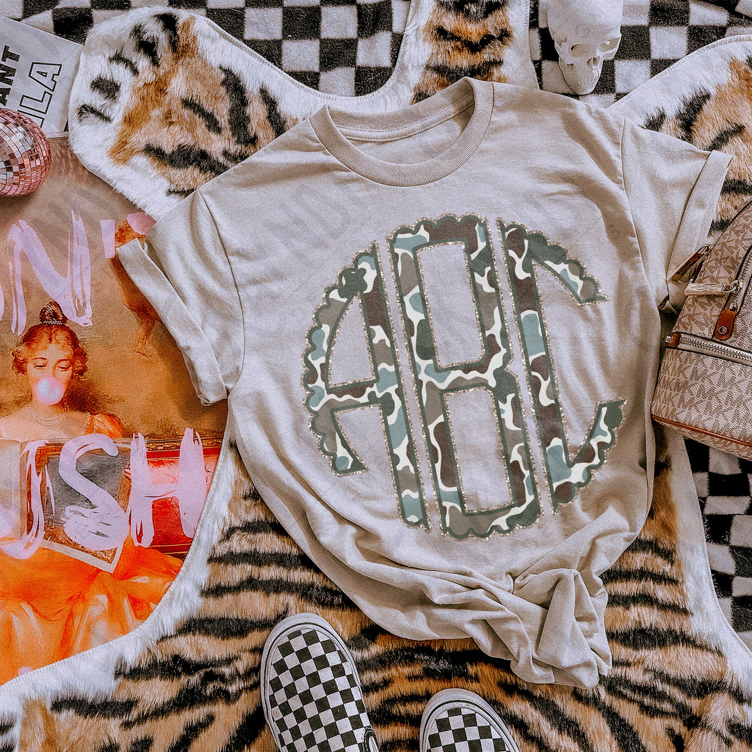 DUCK CAMO LIGHT GLITTER MONOGRAM