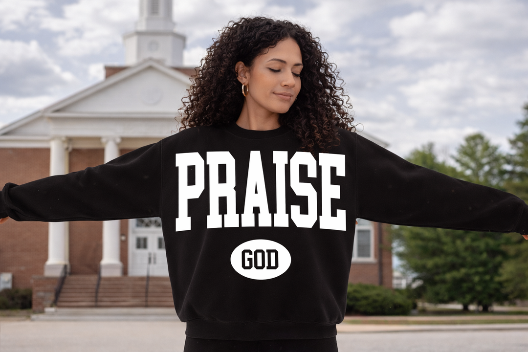 PRAISE GOD COLLEGE BLOCK WHITE CENTER