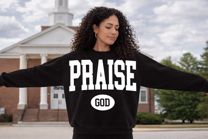 PRAISE GOD COLLEGE BLOCK WHITE CENTER