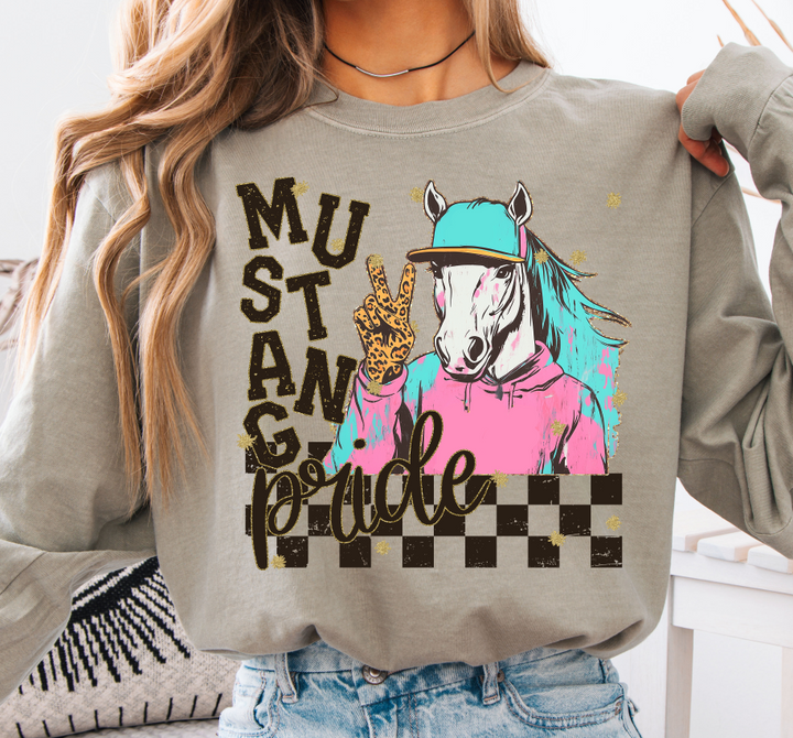 GRUNGE MASCOTS MUSTANG