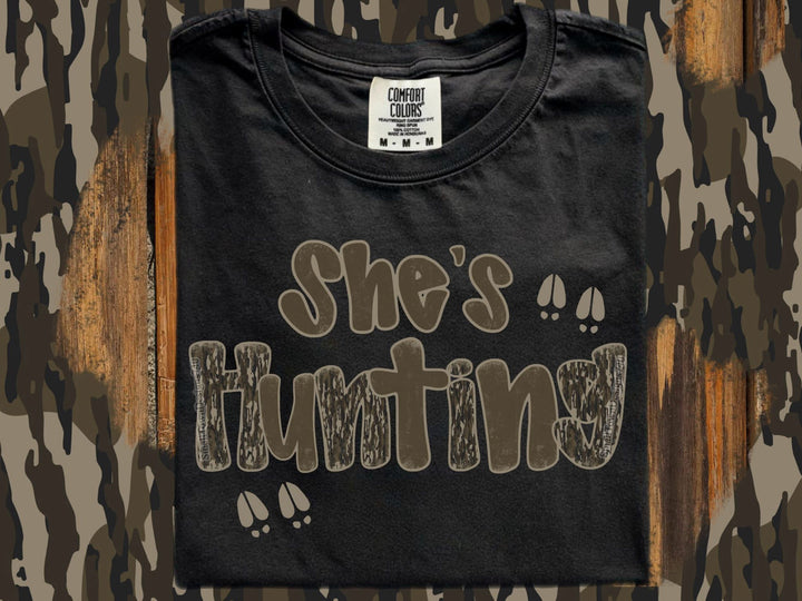 SHE'S HUNTING