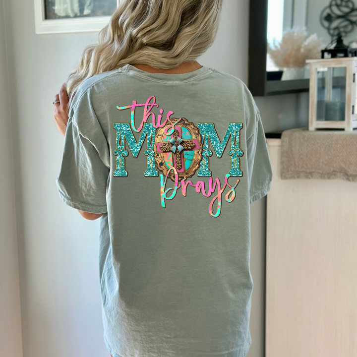 THIS MOM PRAYS